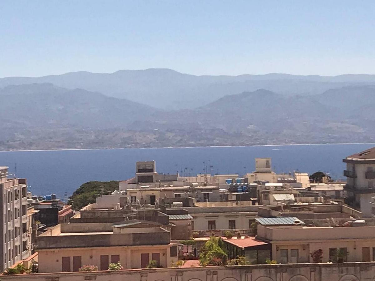Manzoni Apartment Messina Bagian luar foto
