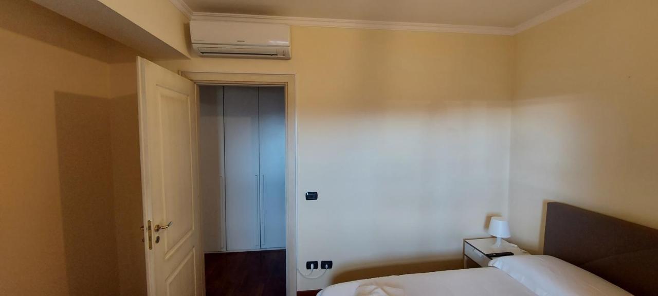Manzoni Apartment Messina Bagian luar foto